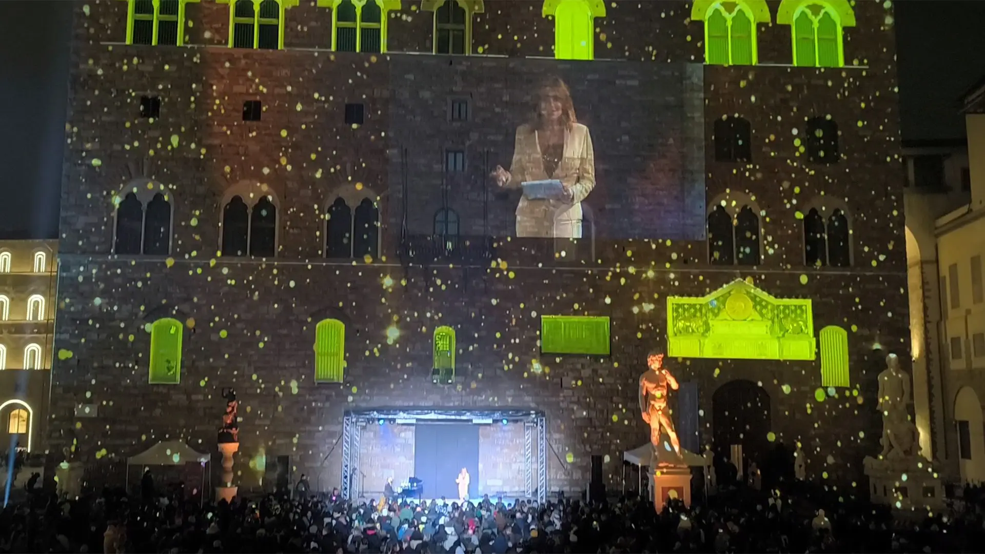 Proiezione della regia multicamera integrata al mapping di capodanno su Palazzo Vecchio a Firenze